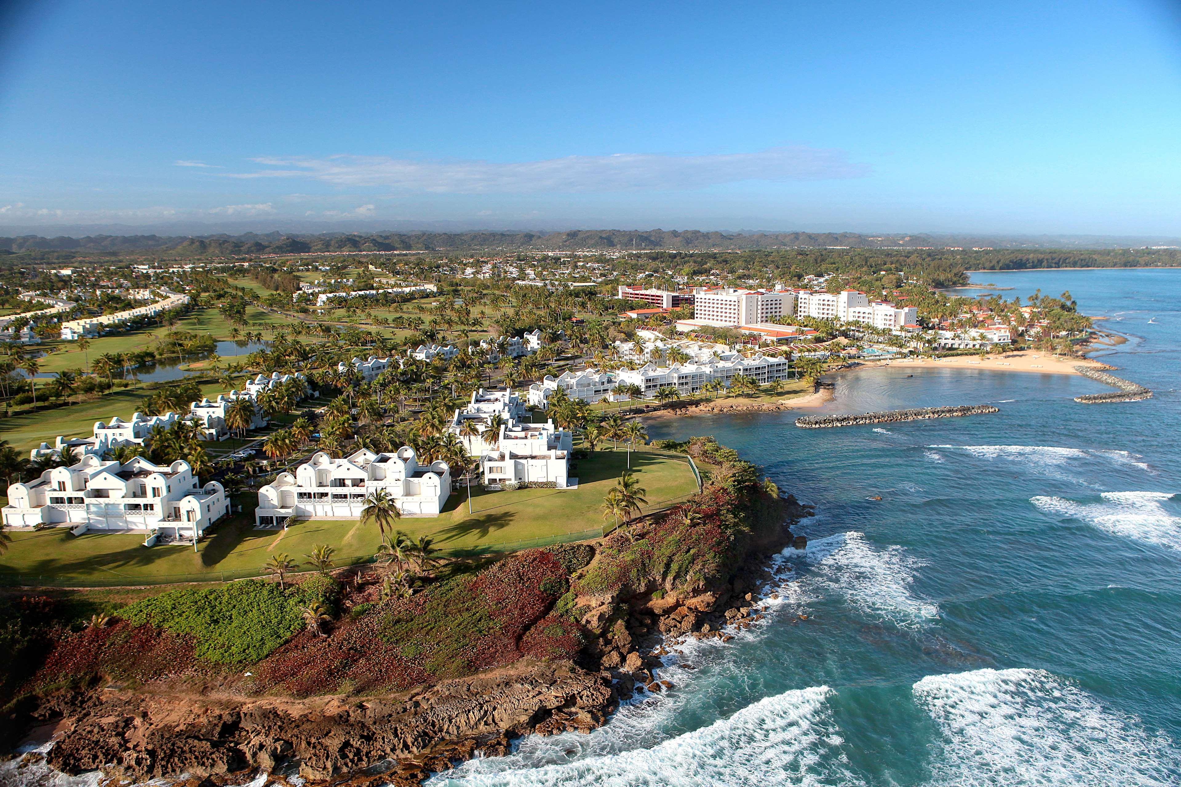 Embassy Suites By Hilton Dorado Del Mar Beach Resort Exterior photo